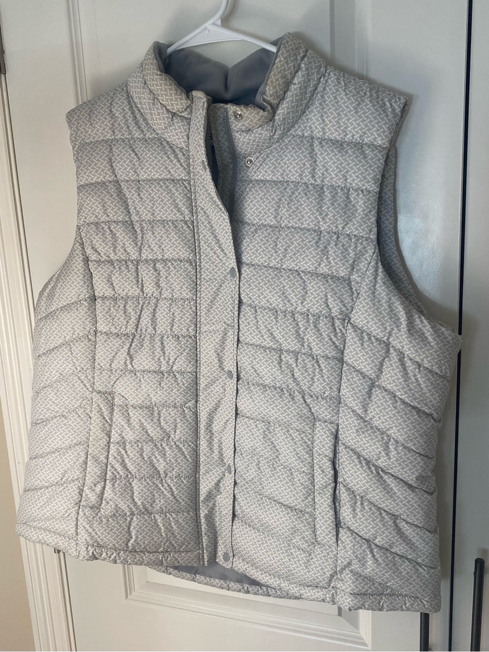 GAP Light Gray Quilted Women's Puffer Vest
